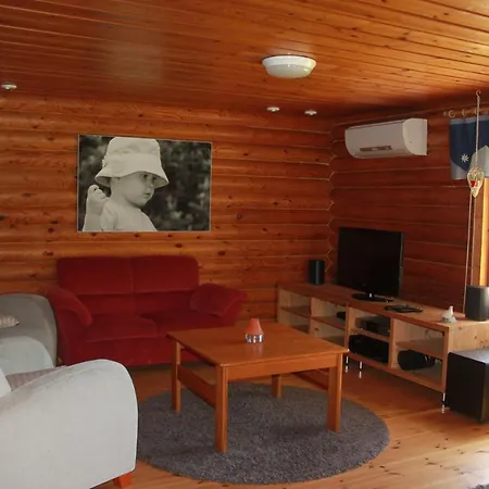 Keitaanniemen Lomamoekki Chalet *